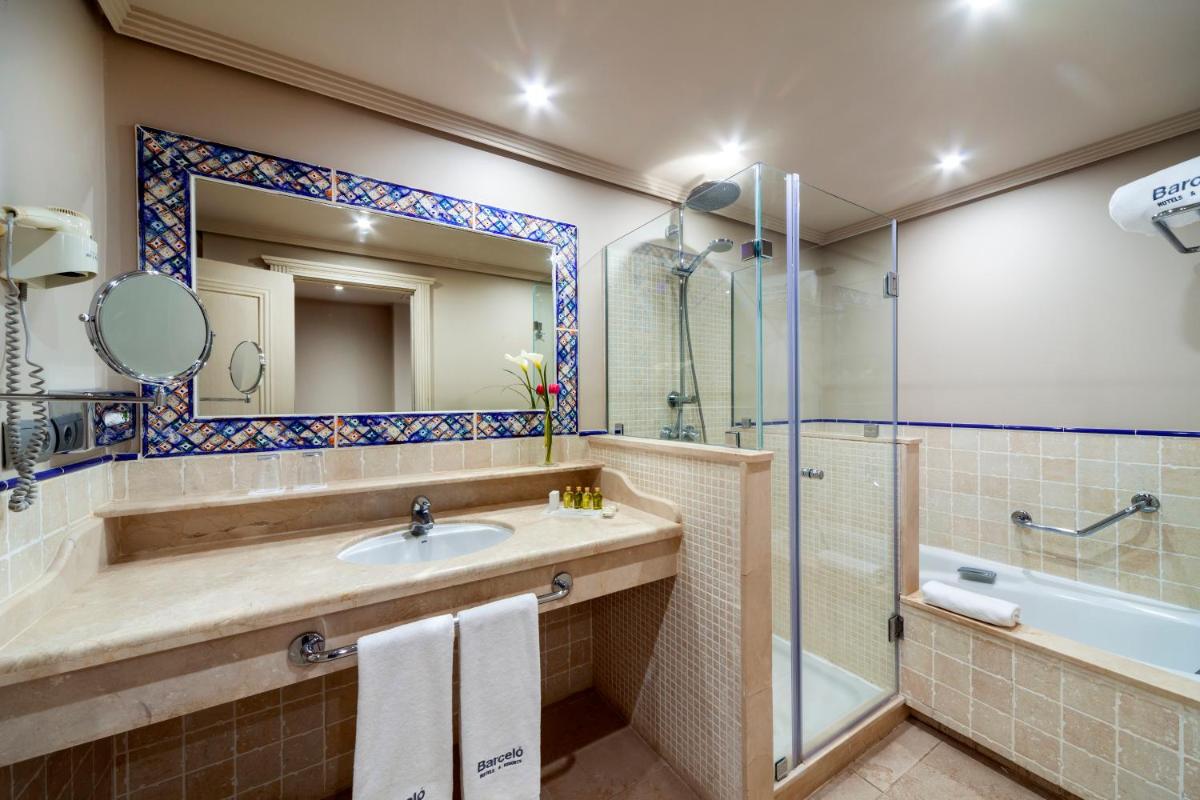Un baño de Barceló Marbella