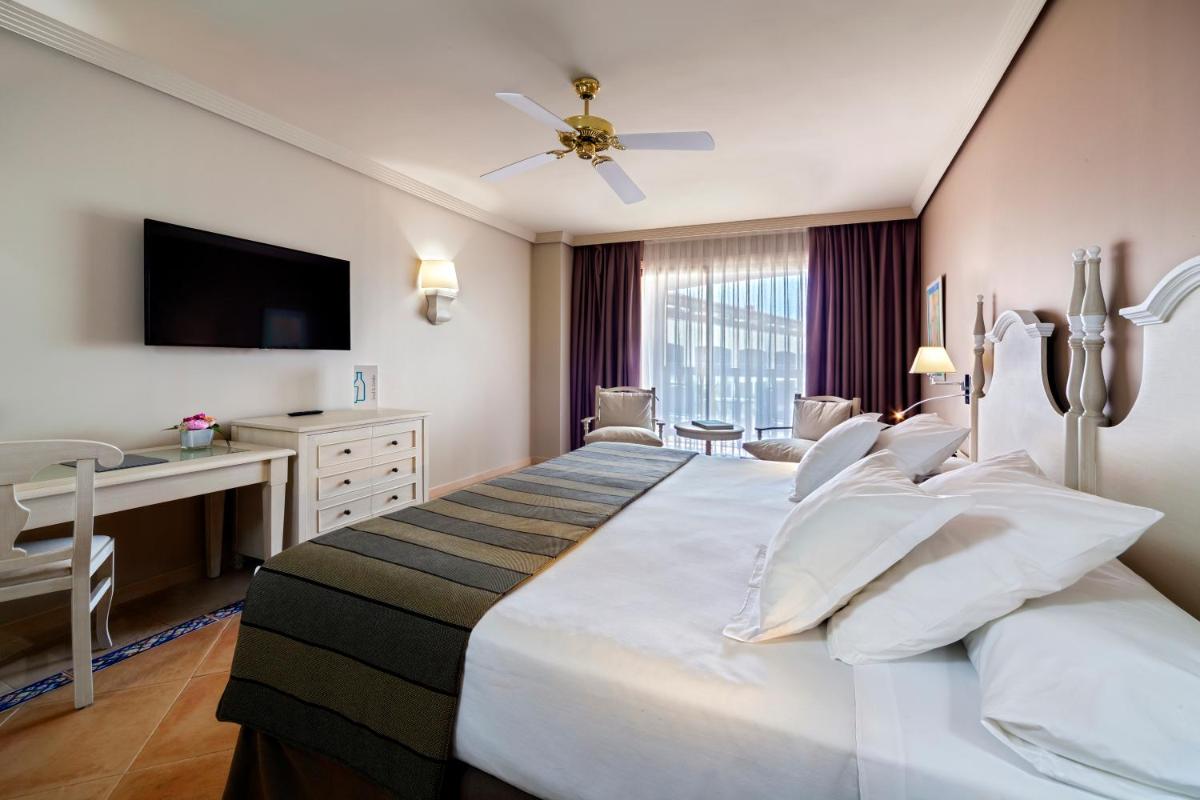 Cama o camas de una habitación en Barceló Marbella
