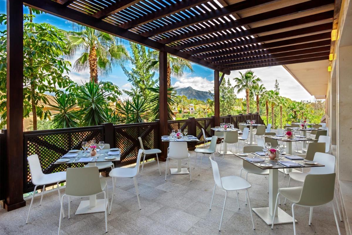 Un restaurante o sitio para comer en Barceló Marbella