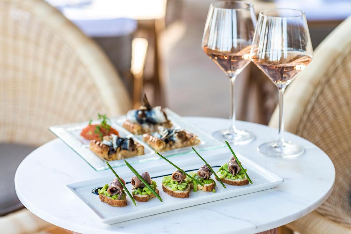 Boissons dans l'établissement Hôtel Le Bailli De Suffren