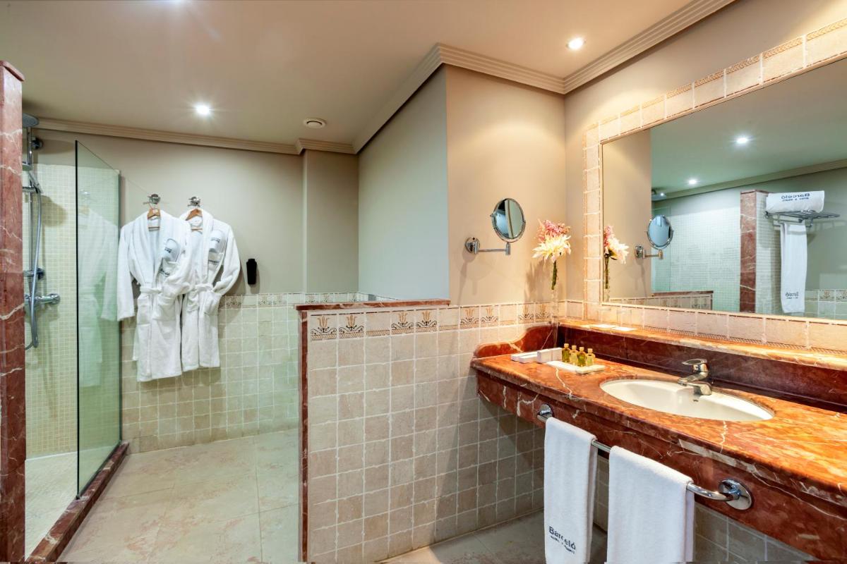 Un baño de Barceló Marbella