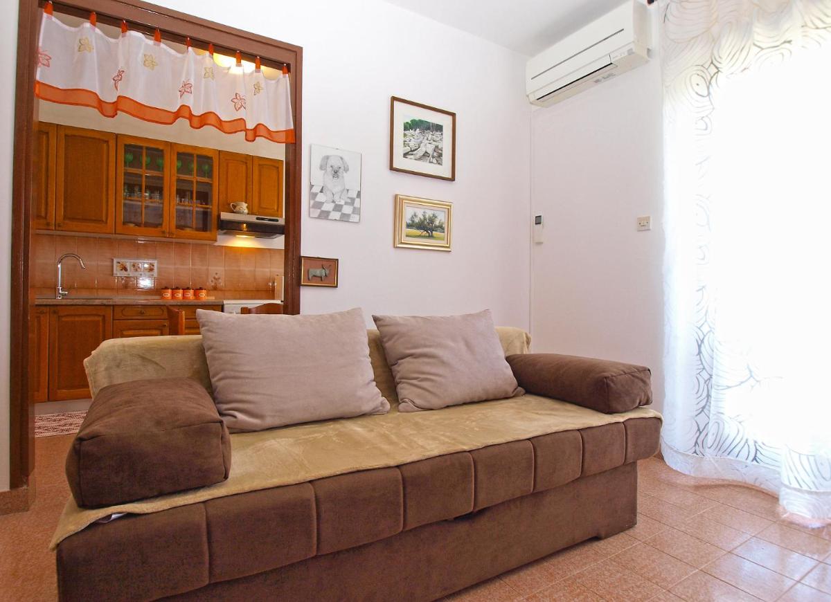 Apartment Snezana 1200 - Housity
