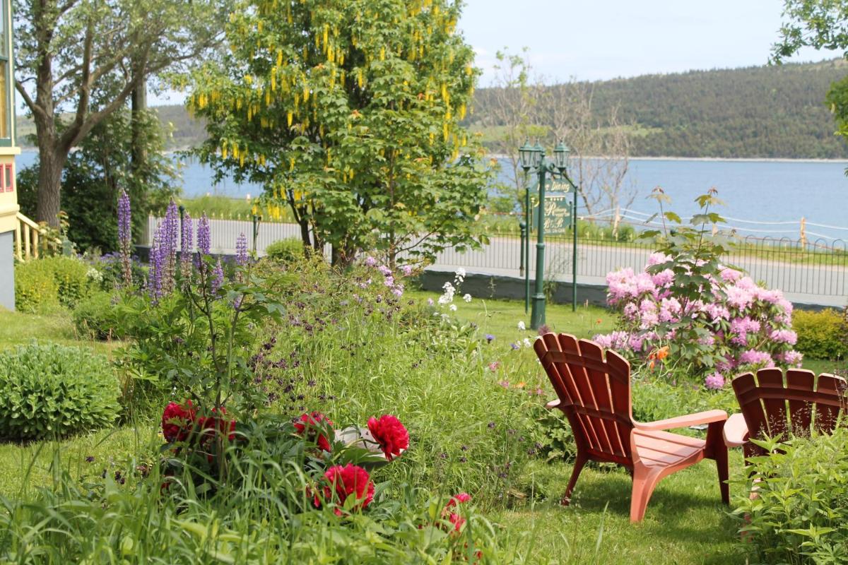 Rothesay House Heritage Inn B&B - Housity