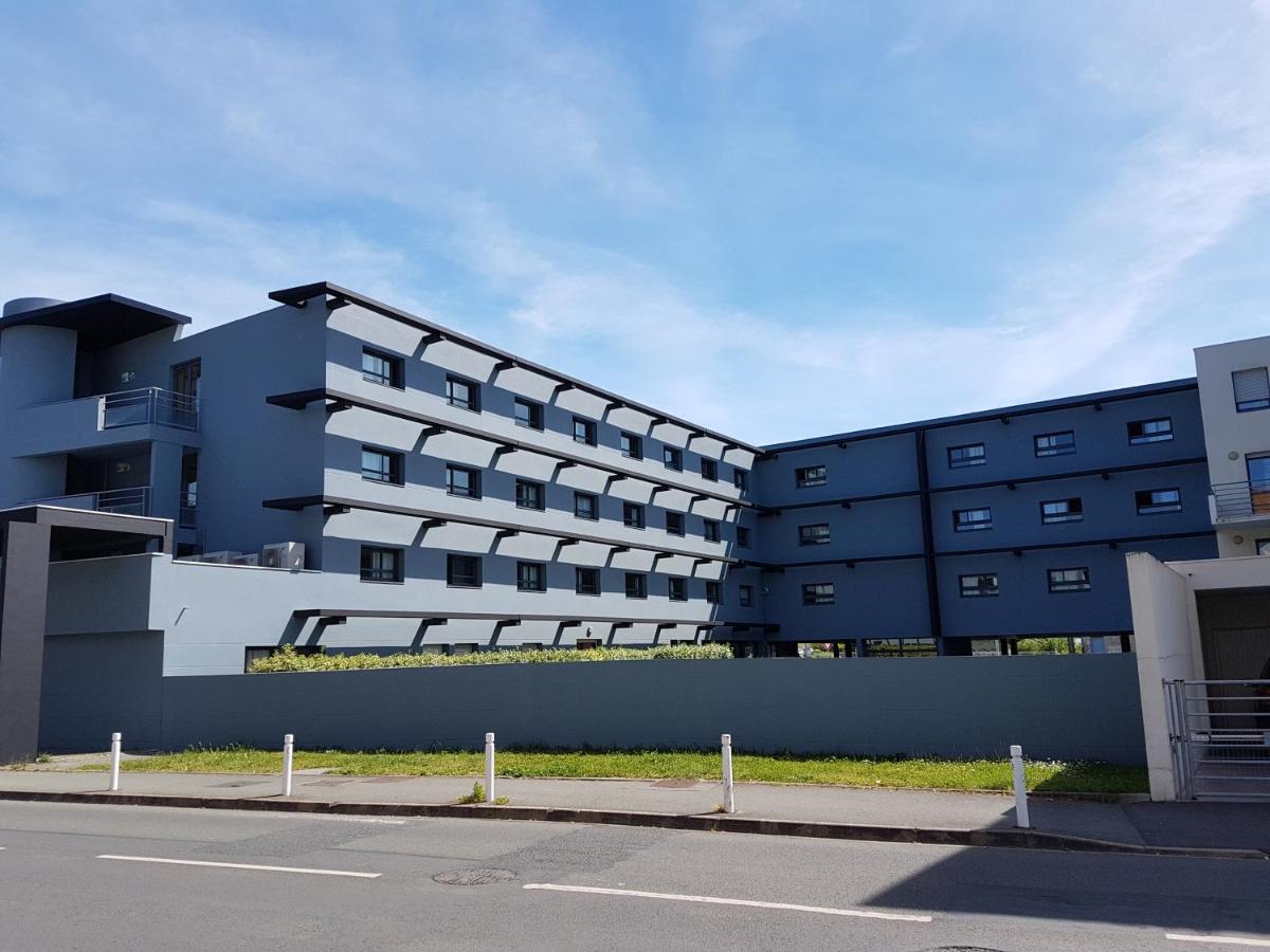 B&B HOTEL La Rochelle Centre Les Minimes - Housity