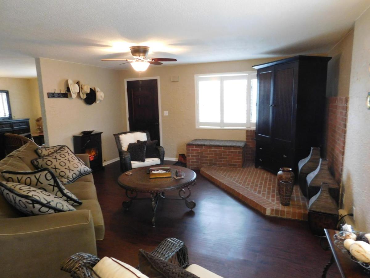 Yellowstone House of the Three Bears 2 Blocks to Downtown - Housity