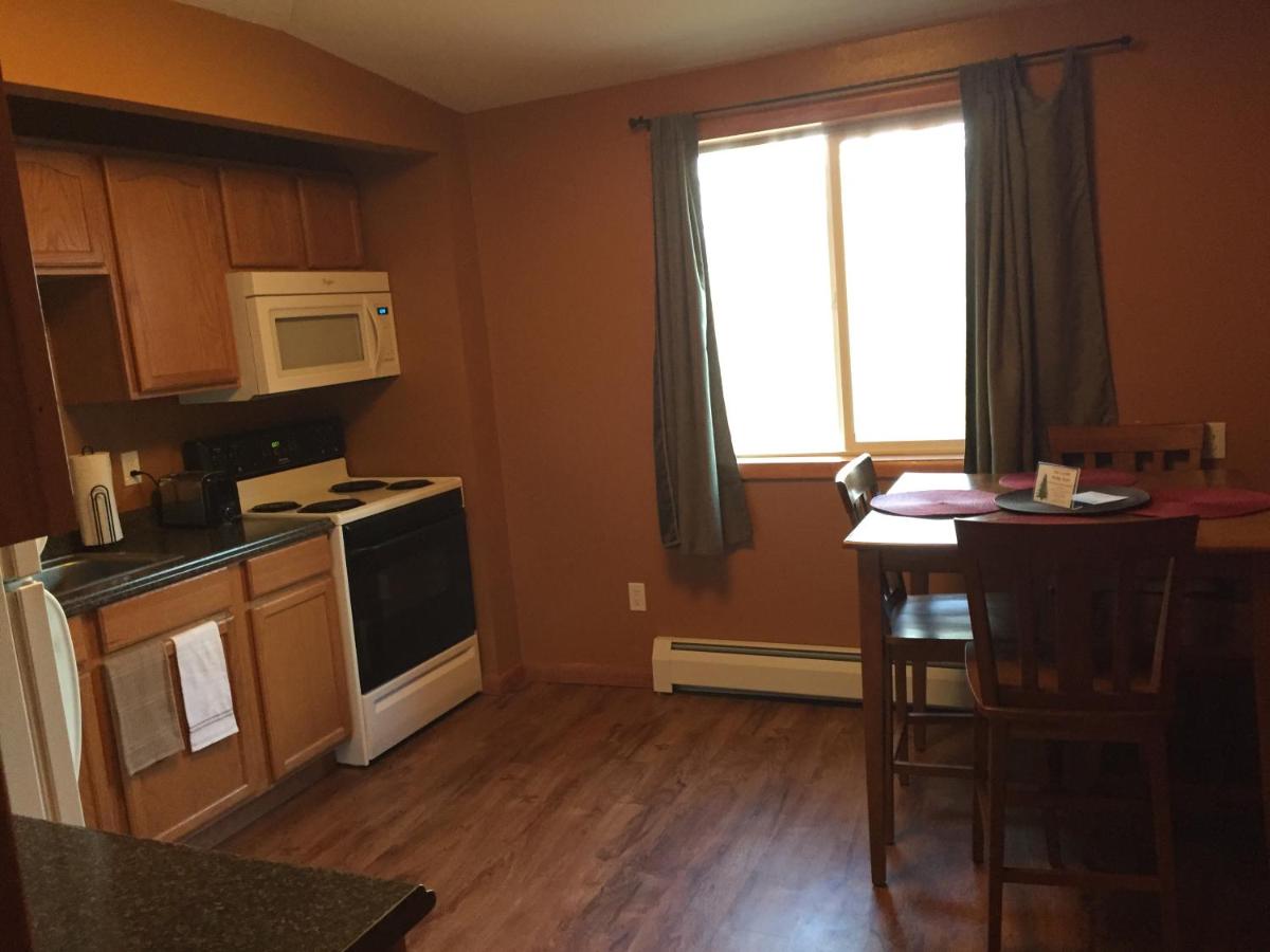 Old Cardiff Bridge Cabin - Housity