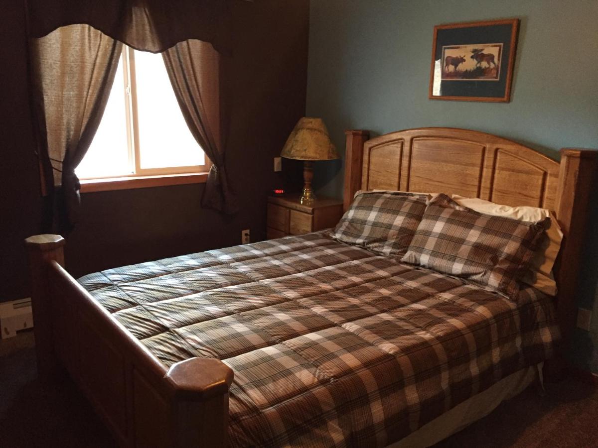 Old Cardiff Bridge Cabin - Housity