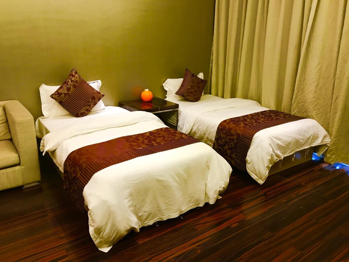 Checkinn International Apartment (GuangZhou PaZhou Poly World Trade Branch) - Housity