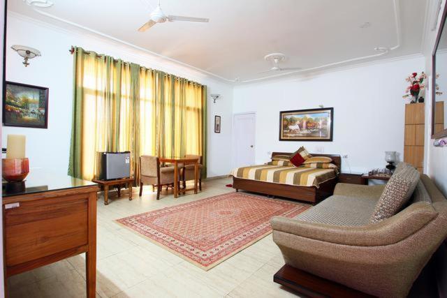 Colonels Retreat - Housity