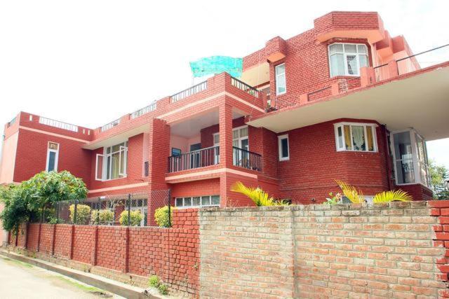 Colonels Retreat - Housity