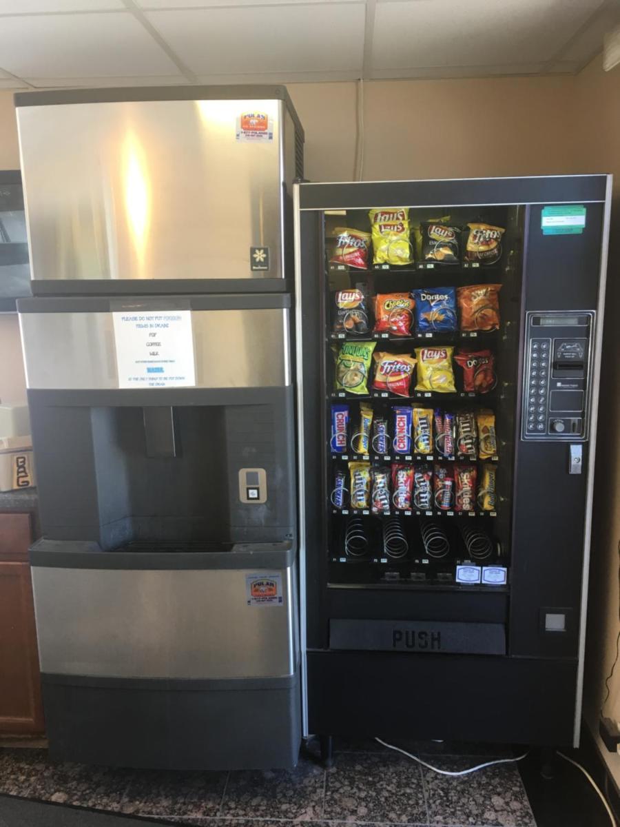 Midway Inn & Suites - Housity