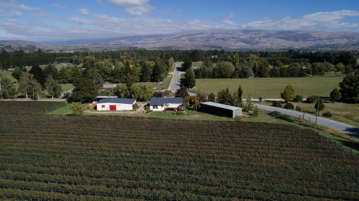 Judge Rock Exclusive Vineyard Cottage Accommodation - Hizvo