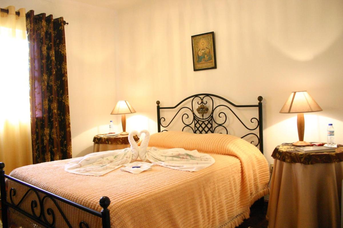 Urzelina GuestHouse - Housity