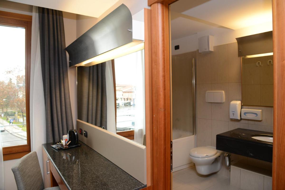 Albergo Roma, BW Signature Collection - Housity