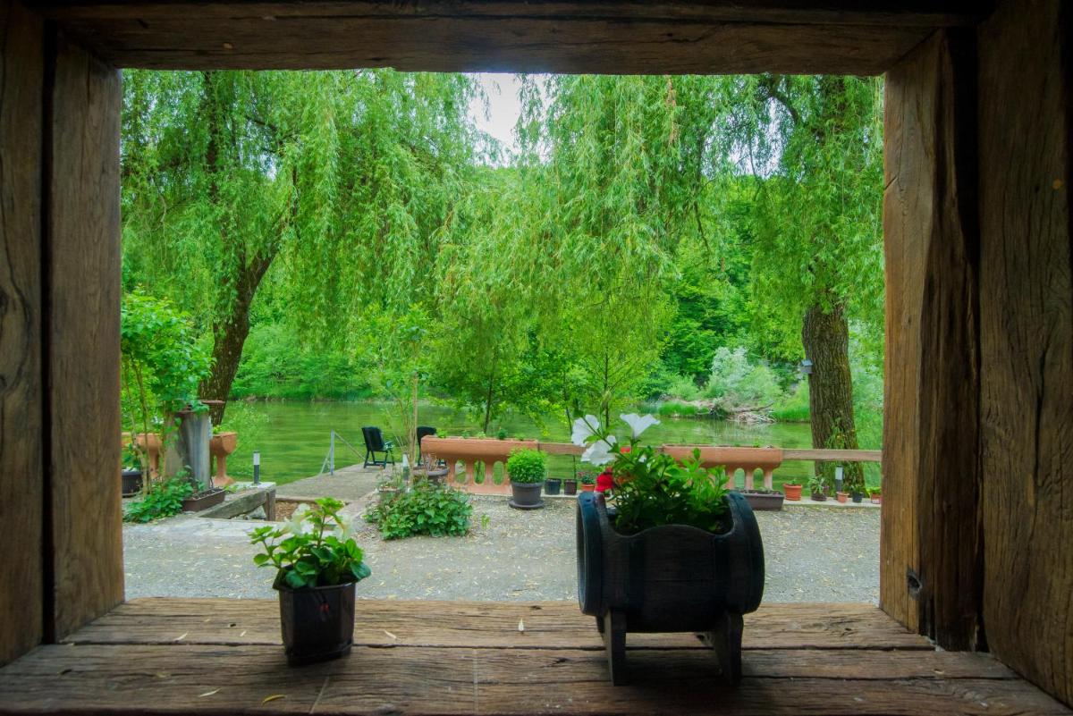 Moonriver Apartment - Housity