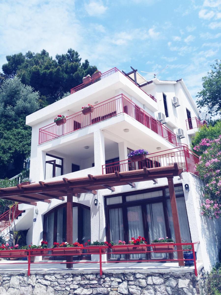 Apartments Almaja Villa - Housity