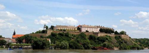 Car Royal Apartments and Rooms - Housity