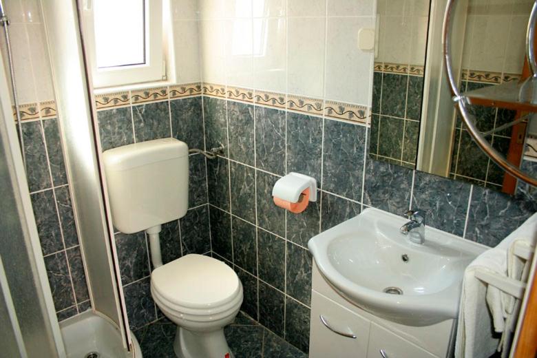Apartments Mirjana - Stara Novalja - Housity