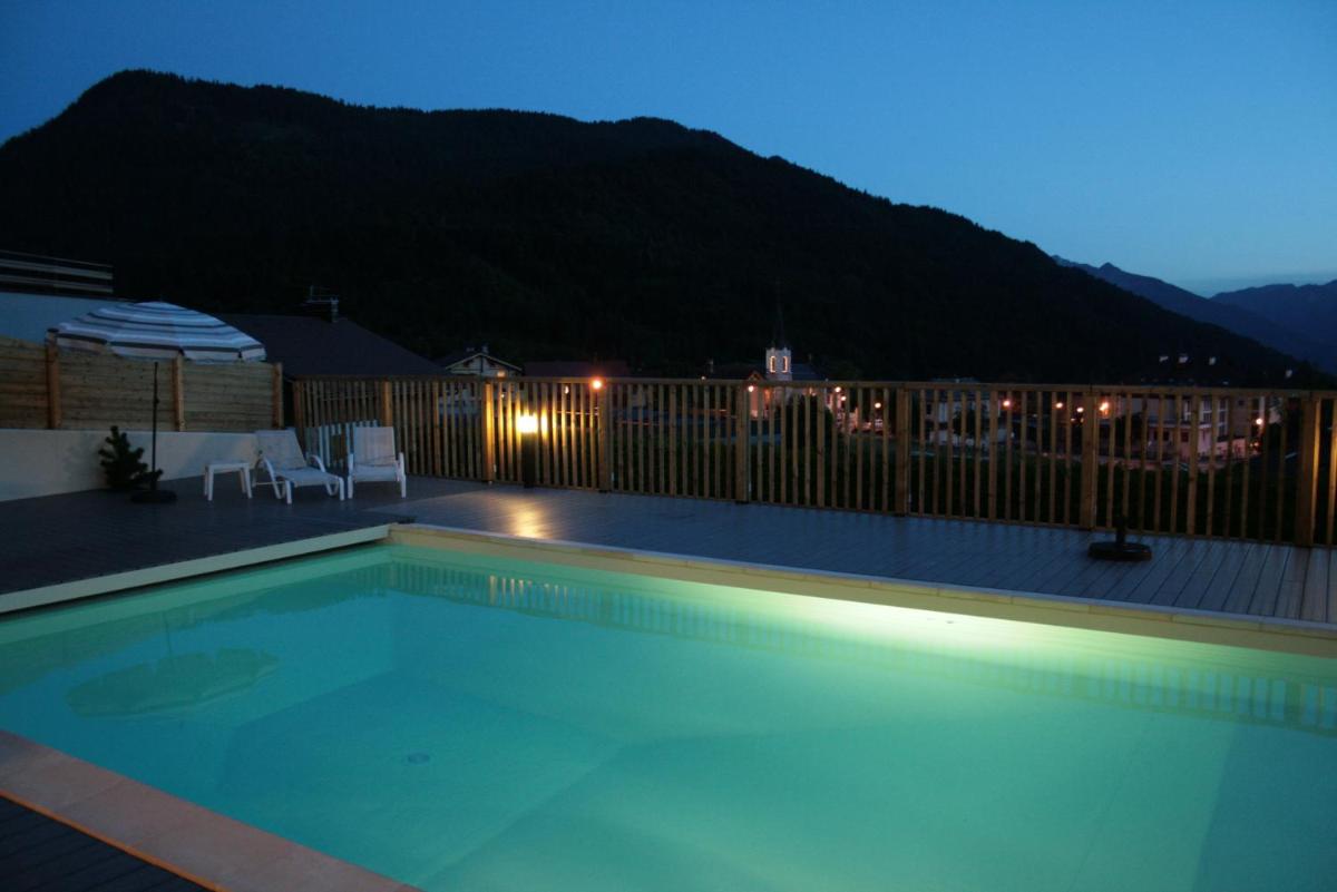 Vue générale sur la montagne ou vue sur la montagne depuis l'hôtel