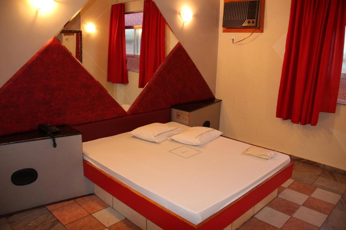 Shelton Hotel - Housity
