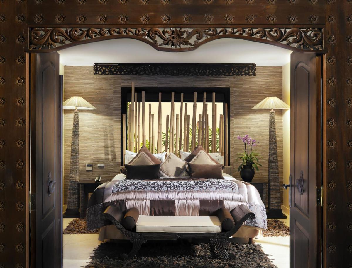 Cama o camas de una habitación en Royal Garden Villas, Luxury Hotel