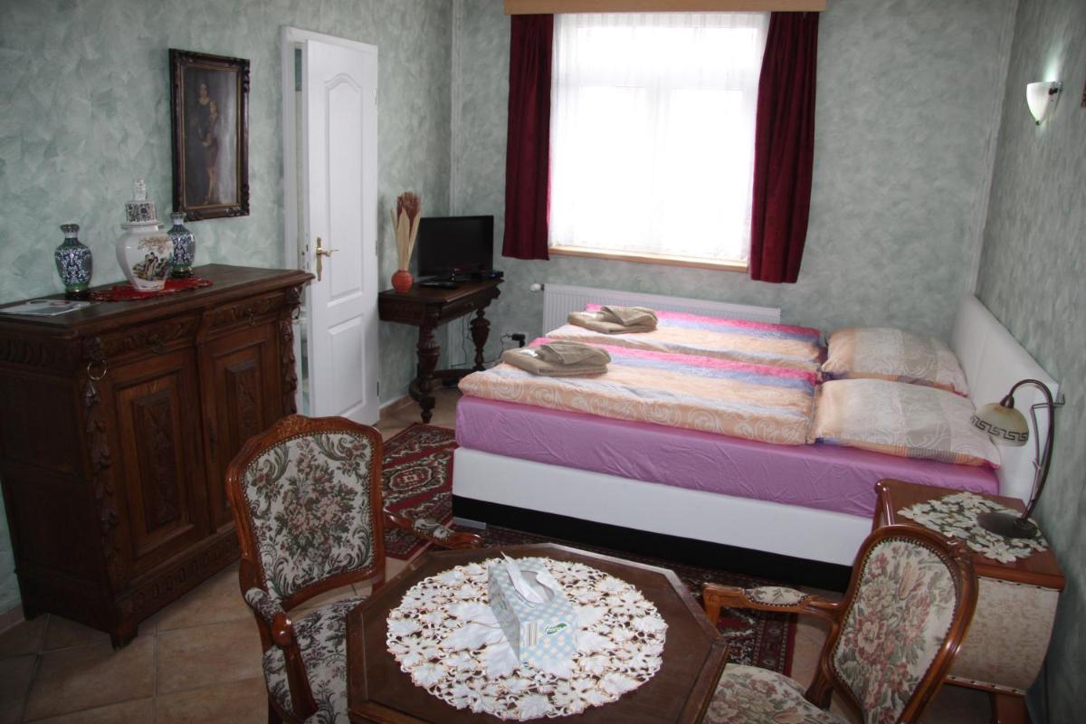 Villa Anastazis - Penzion Eden - Housity