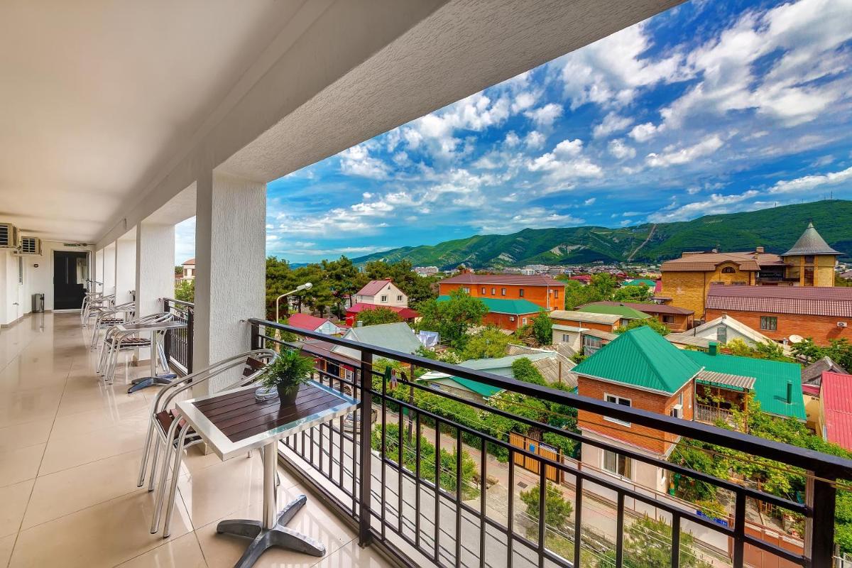 Azaria Hotel - Housity