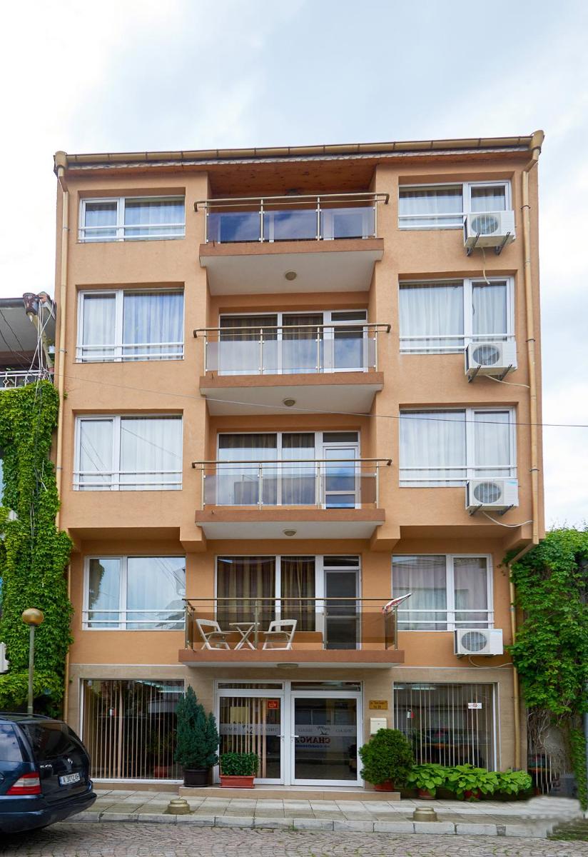 Guest House Oasis - Housity