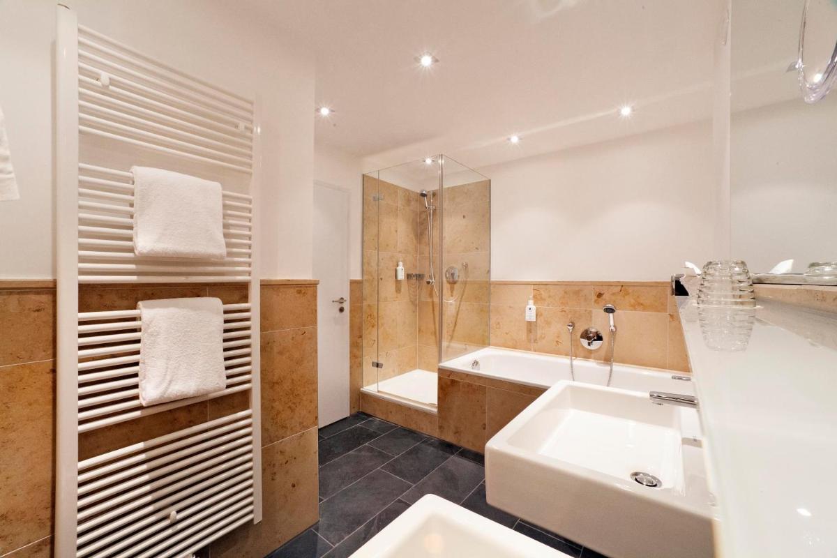 AKZENT Brauerei Hotel Hirsch - Housity