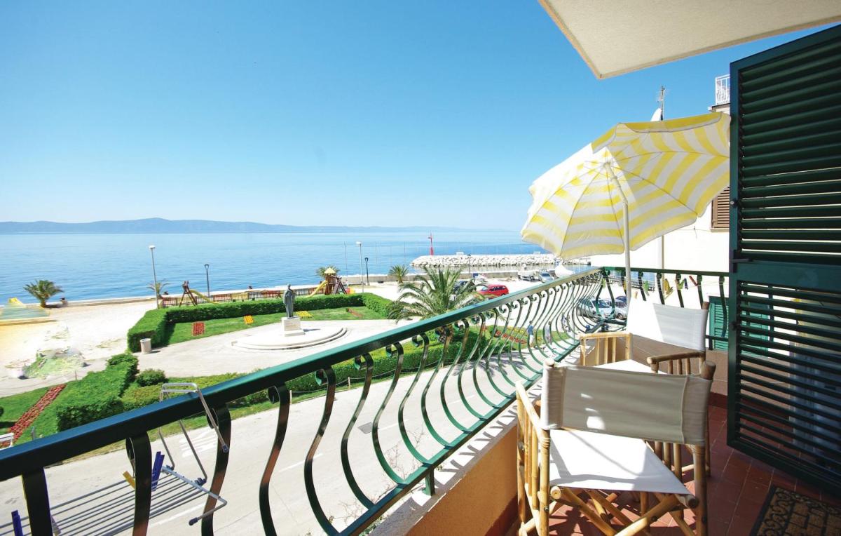 Seafront Studio Apartment+Balcony - Housity