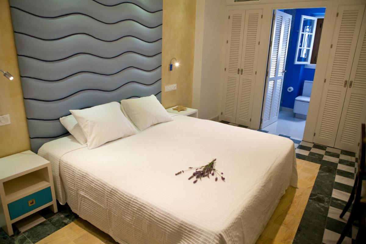 Hostal El Alojado de Velarde - Housity