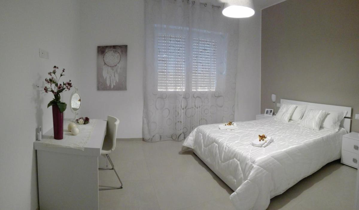 Xenia - Housity