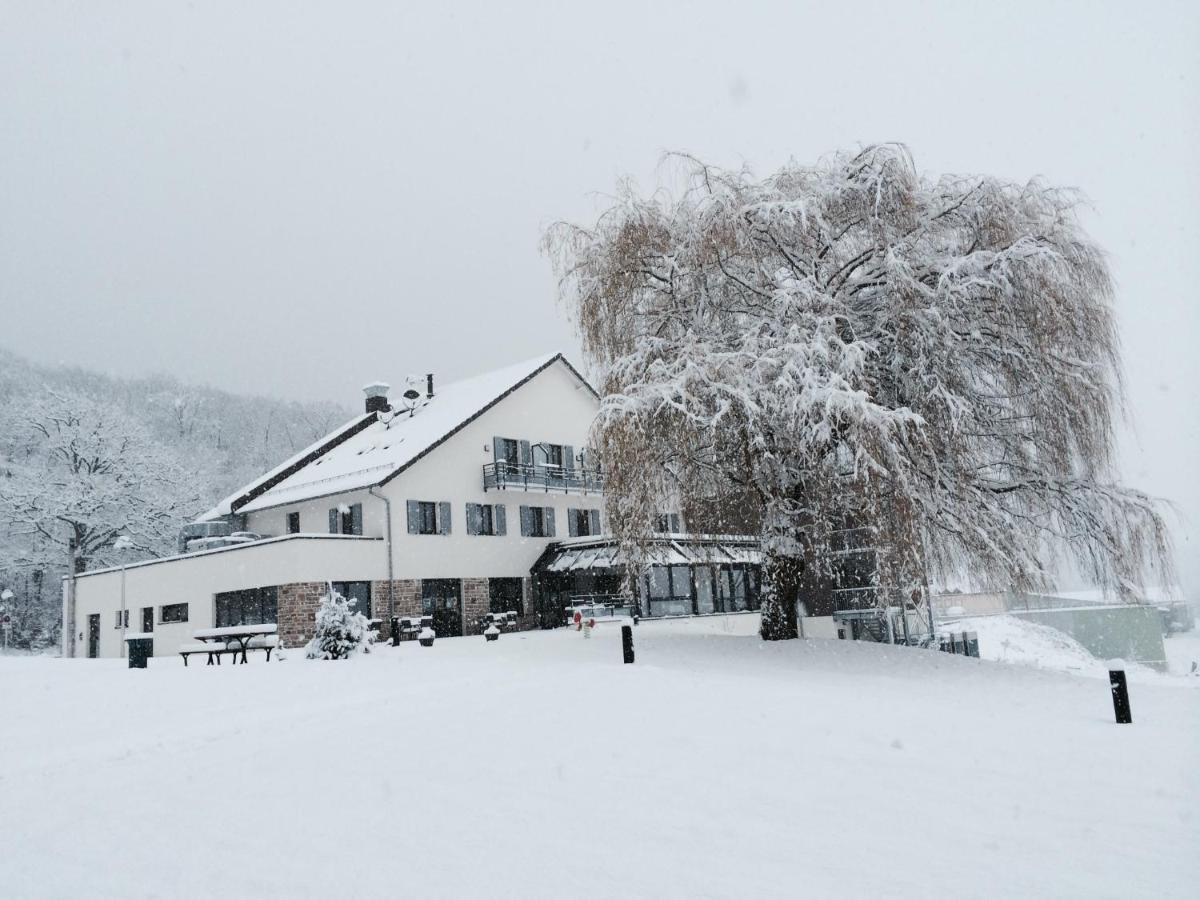 L'établissement Hotel Restaurant Le Cleebourg en hiver