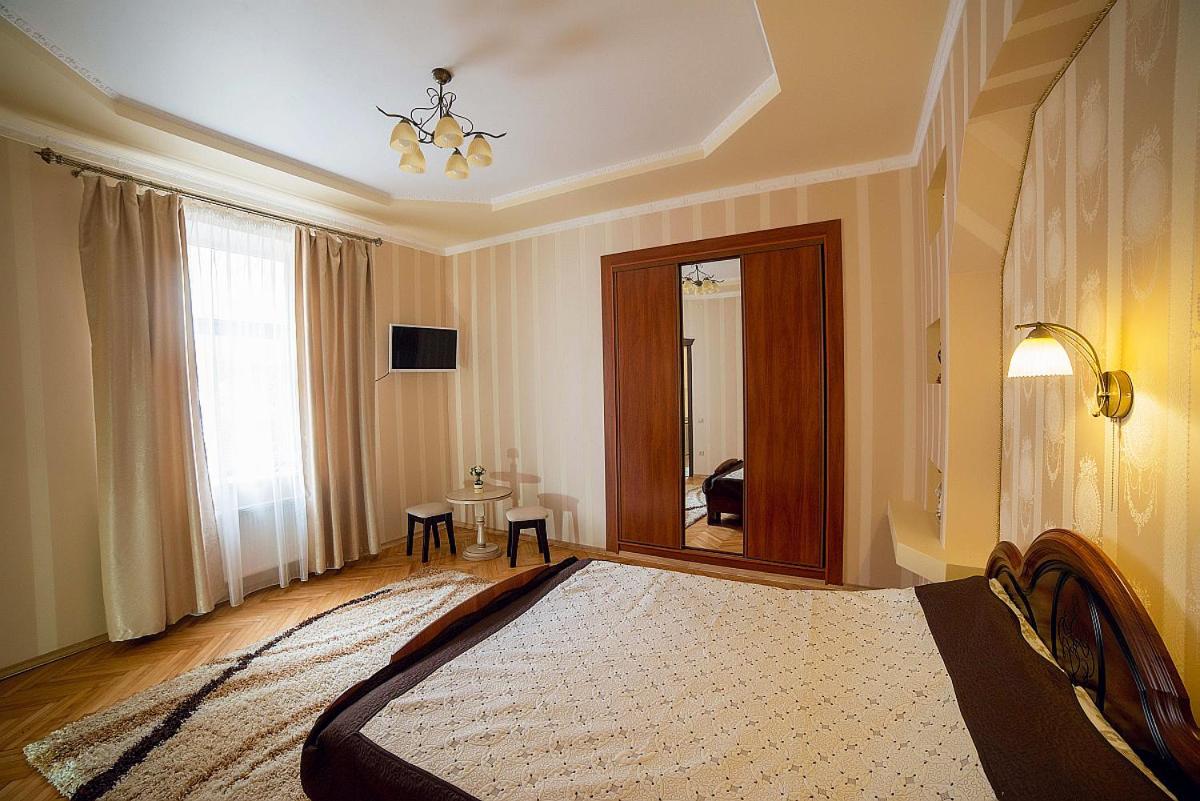 Apartment on Horodotska street - Housity
