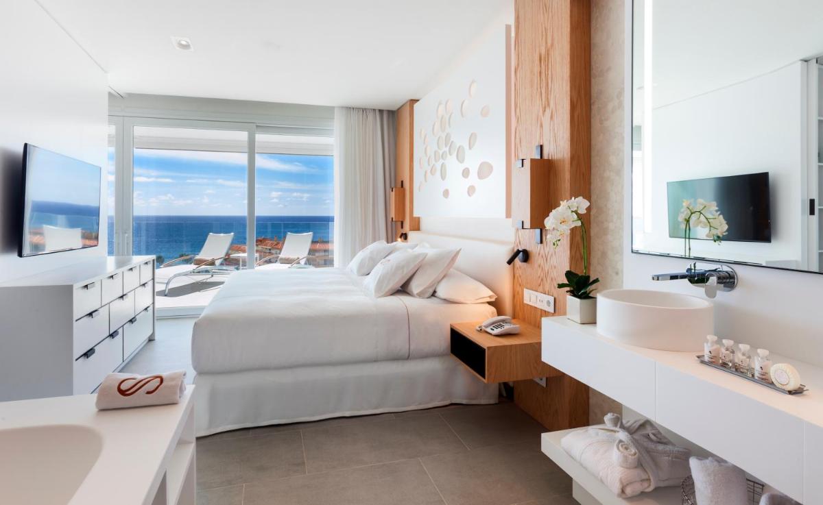 Cama o camas de una habitación en Royal Hideaway Corales Suites