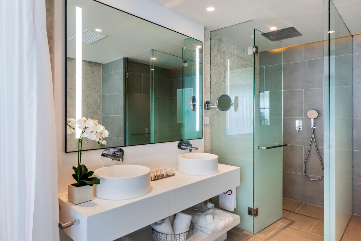 Un baño de Royal Hideaway Corales Suites