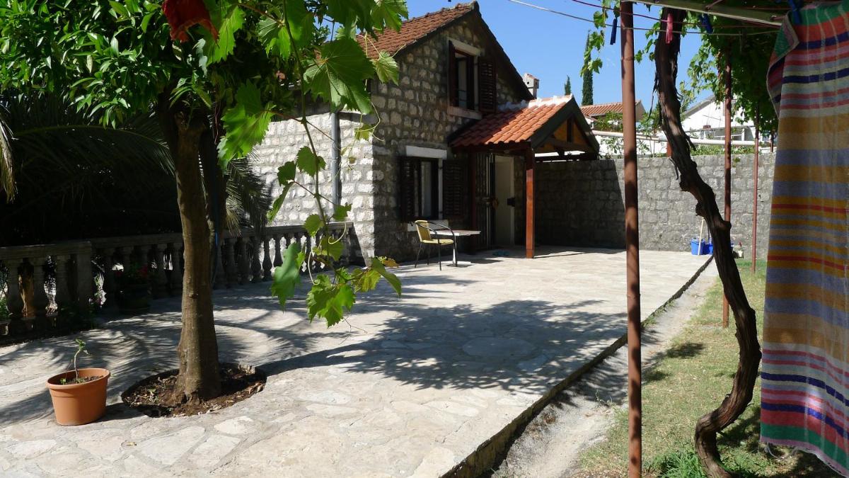 Muki's House- just 50m from the beach - Housity