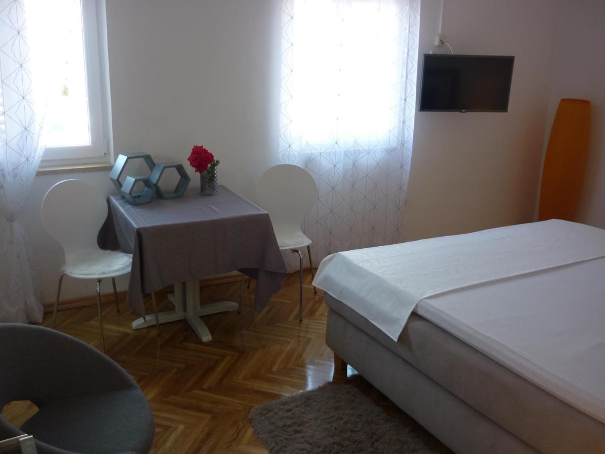 Apartment Vesna - Housity