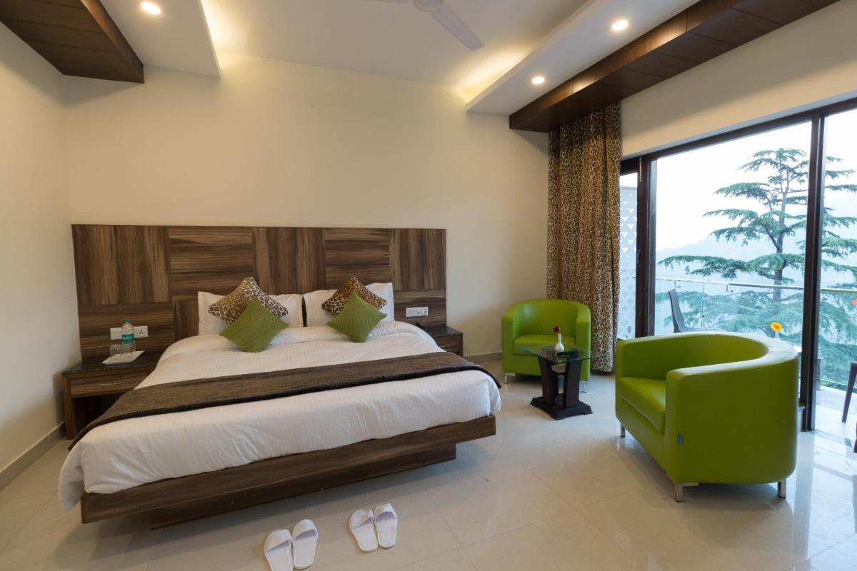 Hotel Seven Oaks - Housity