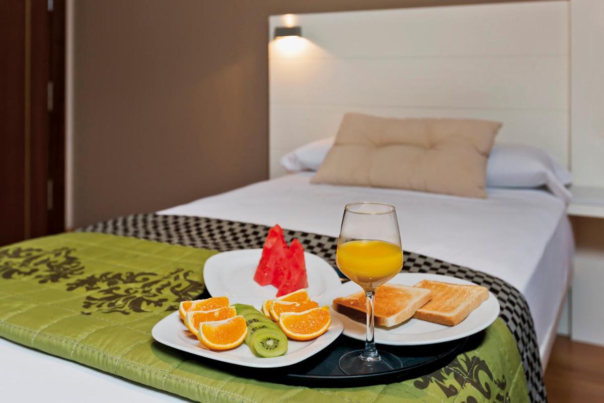 Hotel Fuente El Cura - Housity