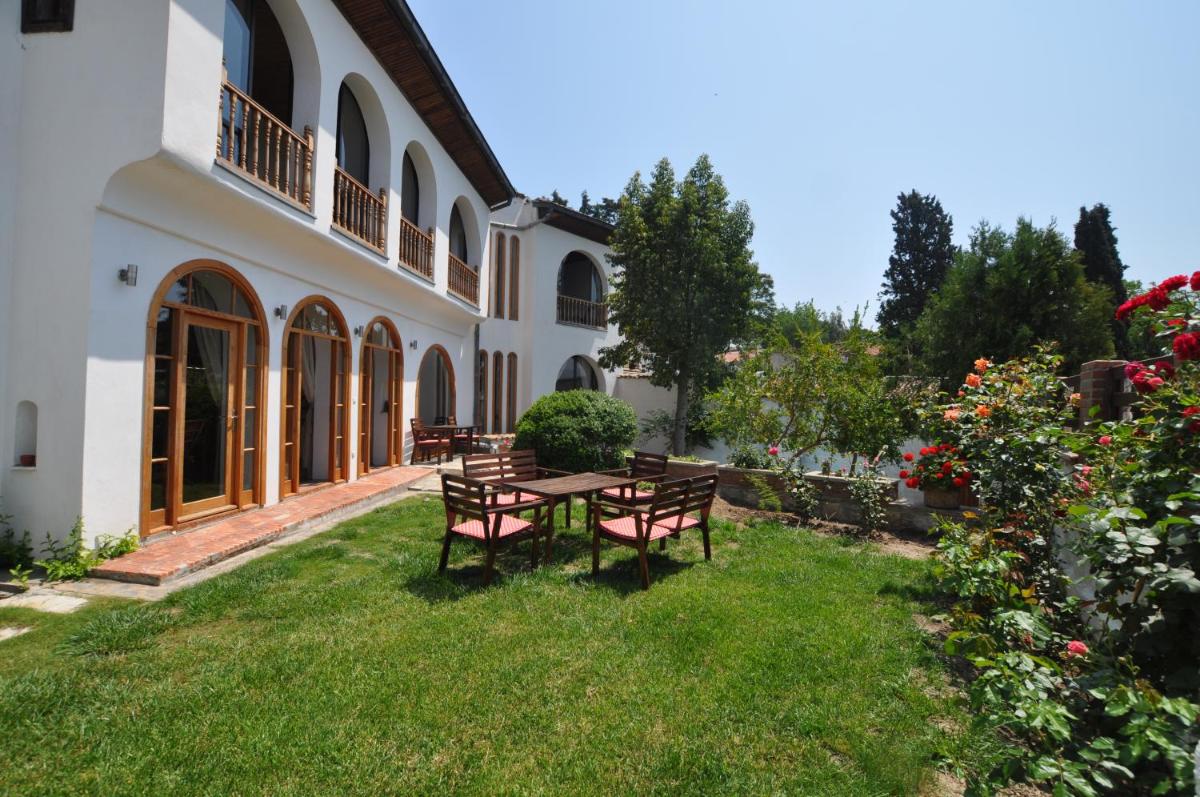 St John's House - Housity