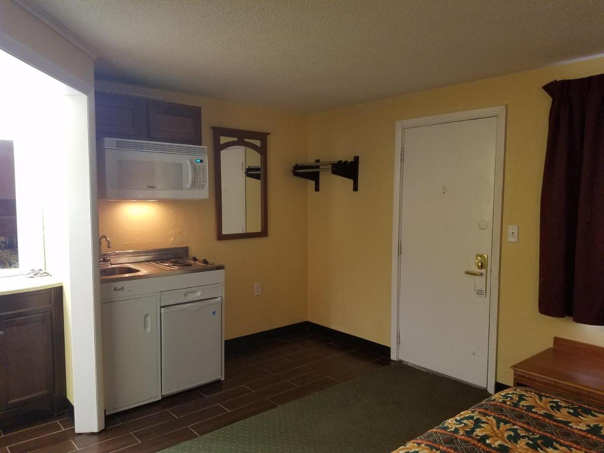 Budget Inn - Keokuk - Housity