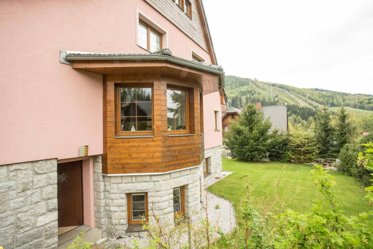 Apartmán Harrachov se zahradou - Housity