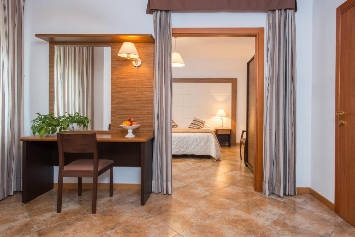 Royal Hotel - Housity