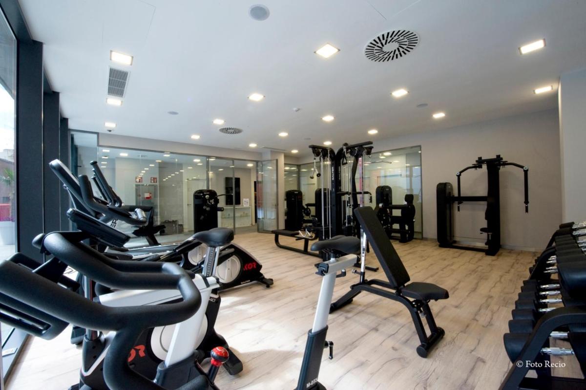 Gimnasio o instalaciones de fitness de Hotel & Spa Ciudad de Binéfar