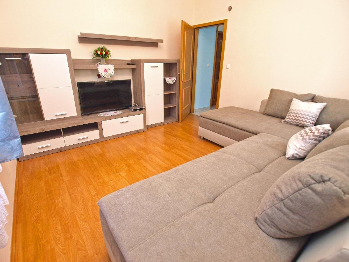 Apartments Joko 1160 - Housity