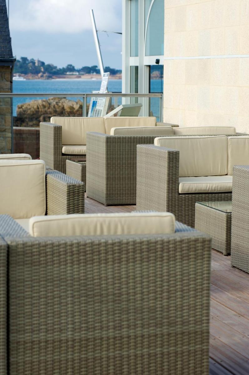 Coin salon dans l'établissement Best Western Plus Les Terrasses de Bréhat