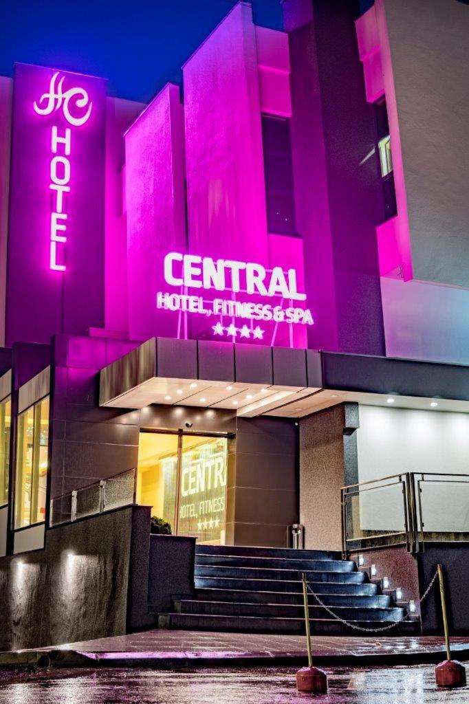 Central Hotel, Fitness and Spa - Housity