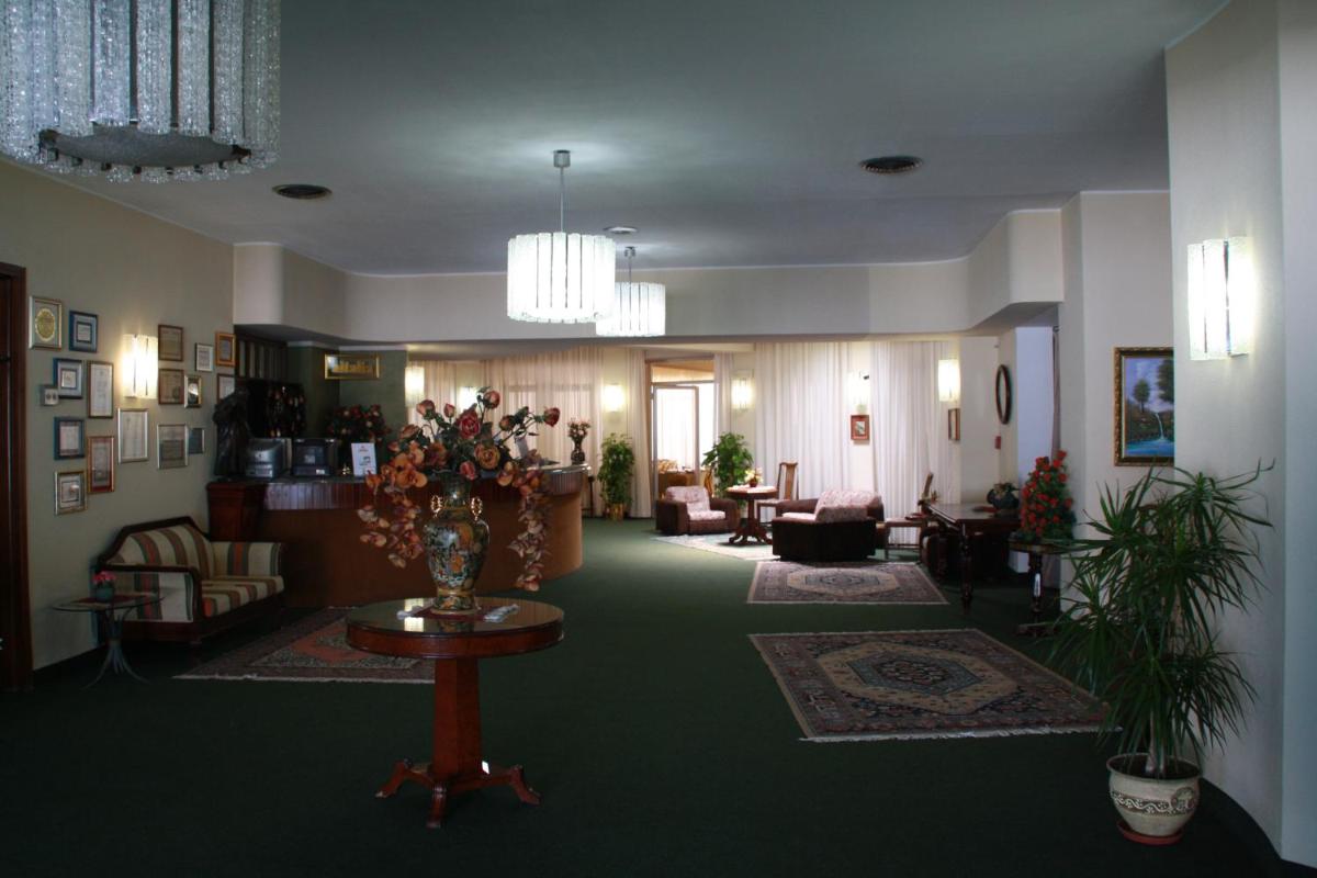 Hotel Villaggio Club Altalia - Housity