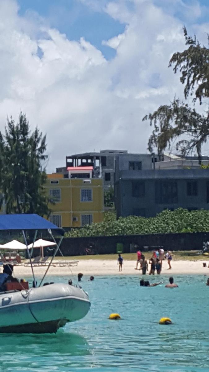 Chez Johnny - Blue Bay - Housity